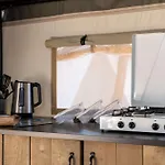 Kamp alanı Easyatent Safari Tent Comfort Krk *